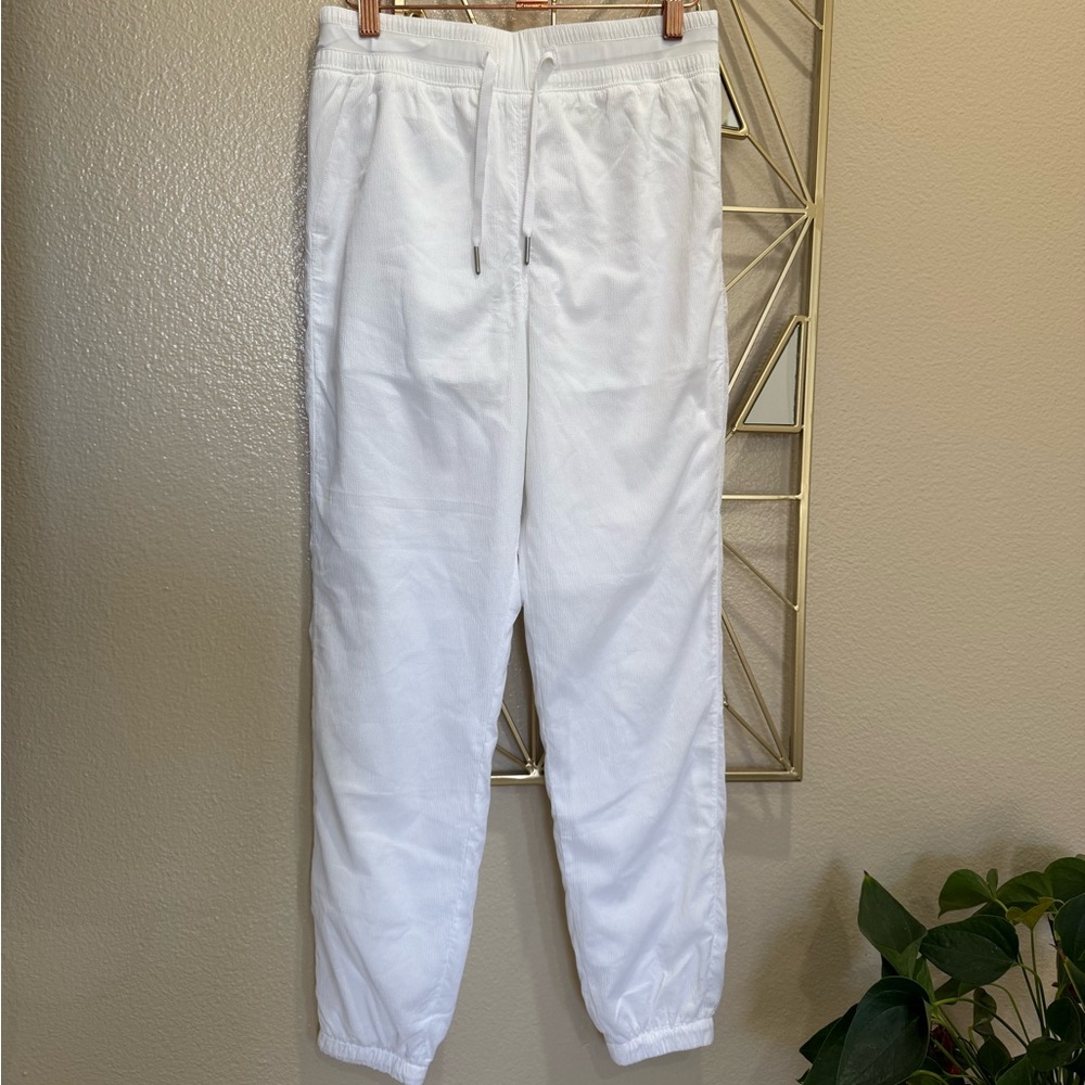 Lululemon In-Depth Jogger pants - Picture 4 of 11